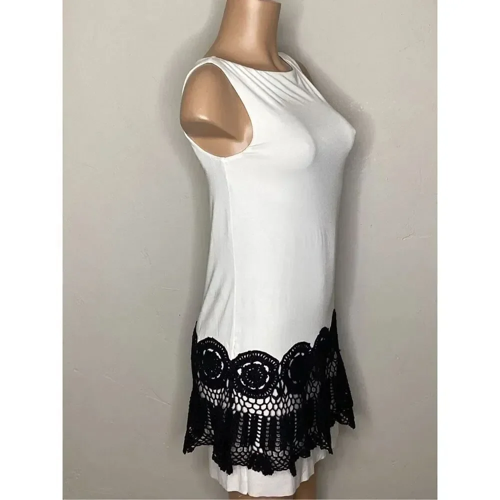 New. Bailey 44 white sleeveless dress with black crochet overlay. Small. Retails